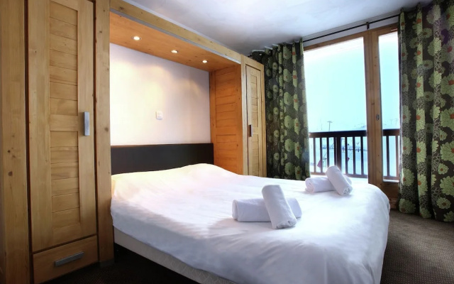 Modern Apartment Located in the Extensive Paradiski ski Area