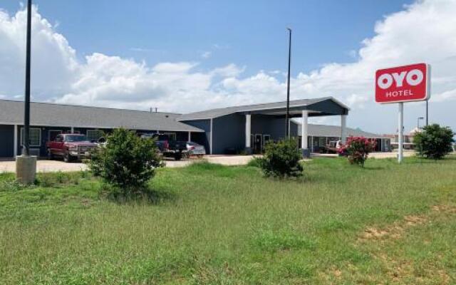 Southern Inn and Suites Pearsall