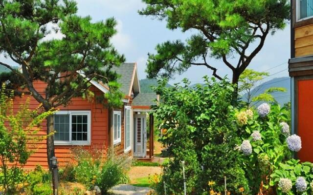 Haenam KkoKko Pension