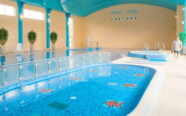 Charleville Park Hotel & Leisure Club