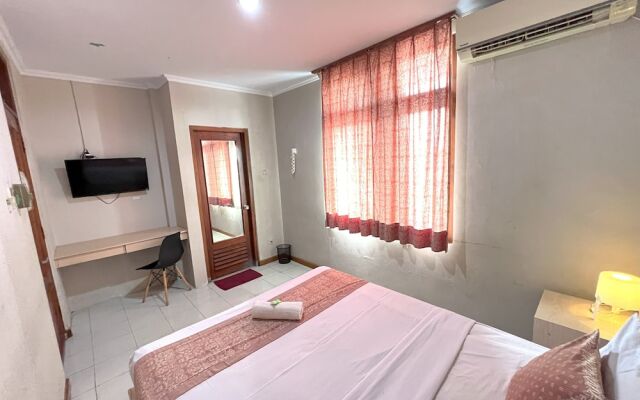 Winotosastro Hotel by Athelu