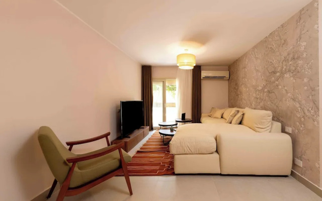 Chill & Swim 2BR October City