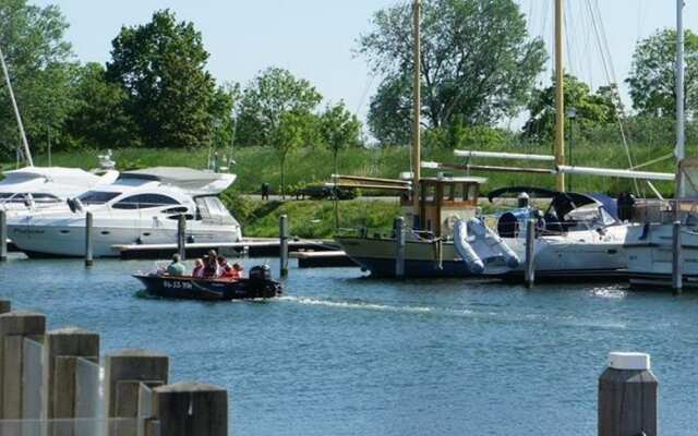 Comfortable House Directly at Veerse Meer