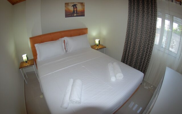 Crown Deluxe Apartments