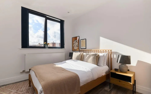 The Harlesden Place - Modern 3bdr Flat With Balcony