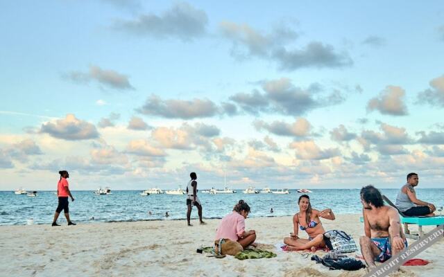 Las Terrazas Condo - Los Corales Village