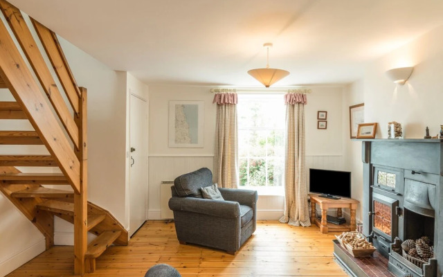 3B Coastguard Cottages