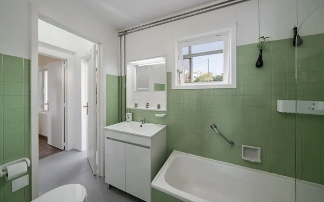 The Sunny Apartment by Atlantic Holiday