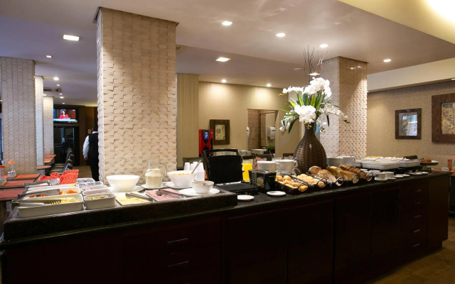 Roochelle Hotel by Nobile