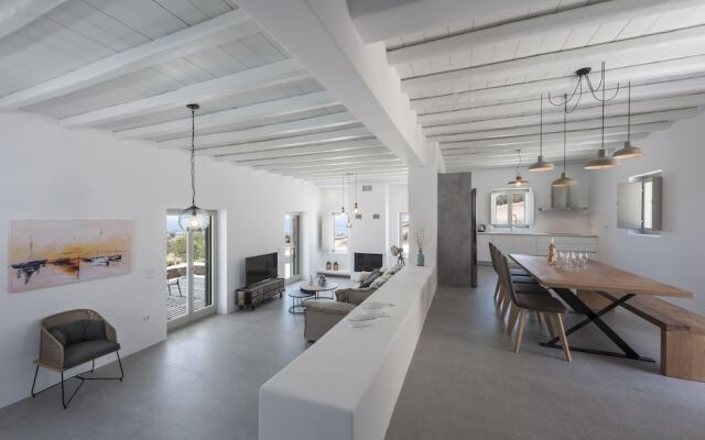 Niriides Luxury Villas