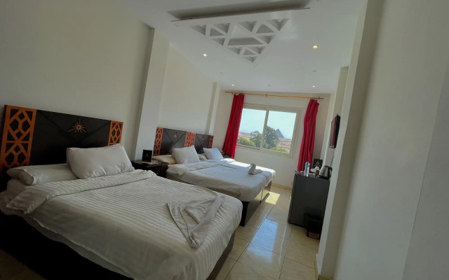 Sahara Pyramids Inn