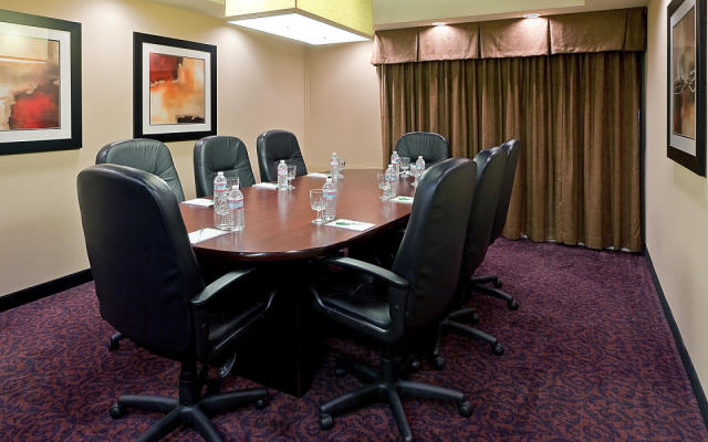 Holiday Inn South Plainfield-Piscataway, an IHG Hotel