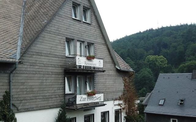 Zur Fredeburg