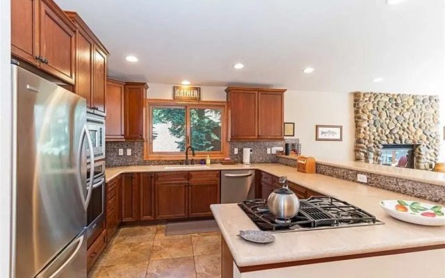 Perfect Fit 4 Br home by RedAwning