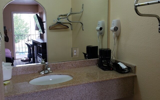 Taylor village inn and suites