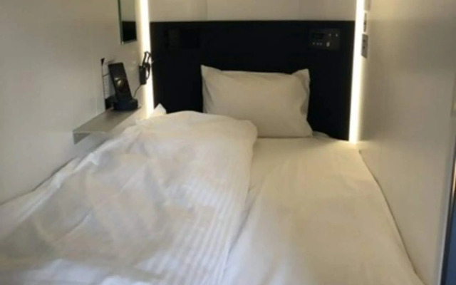 HEARTS Capsule Hotel & Spa HAKATA