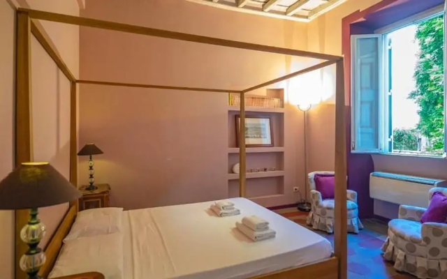 Campo De' Fiori Pinky House