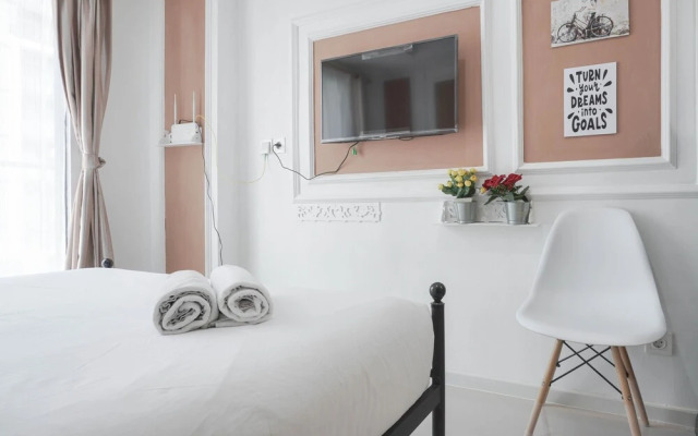 Nice And Strategic Studio At Daan Mogot City Apartment