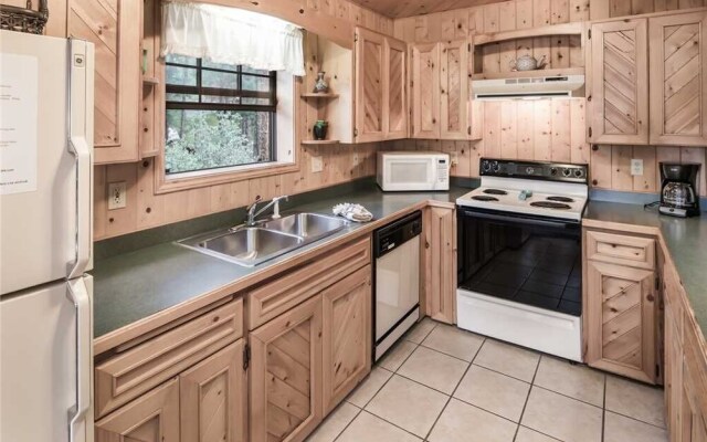 123 Rising Hill - Two Bedroom Cabin