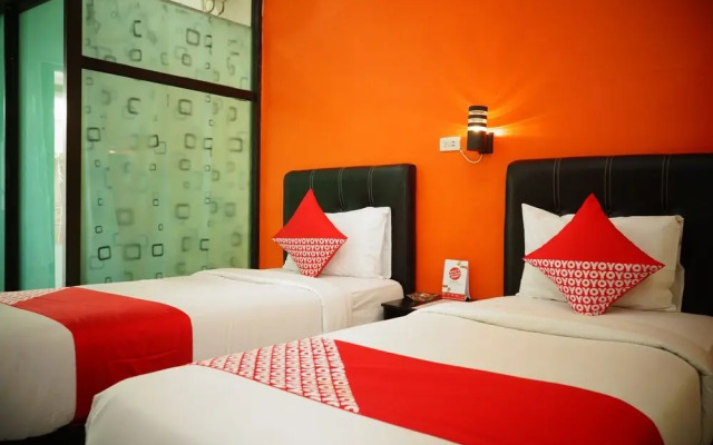 OYO 843 Pasadena Hotel