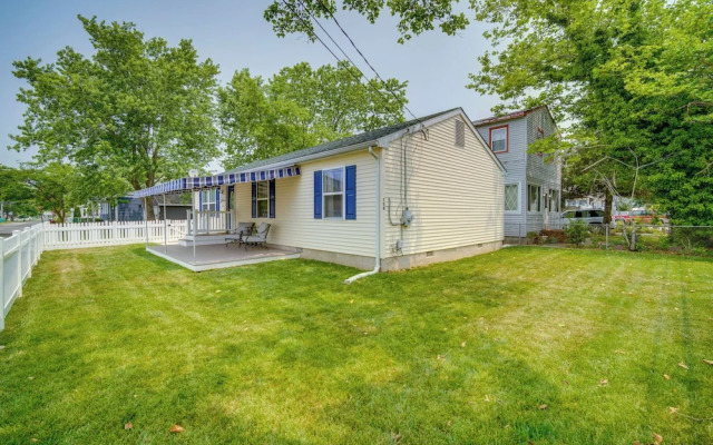 Pet-friendly Villas Vacation Rental: Walk to Bay