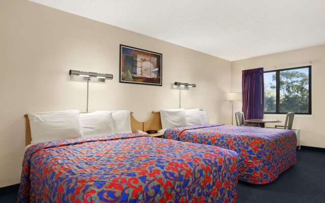 Days Inn by Wyndham Buena Park