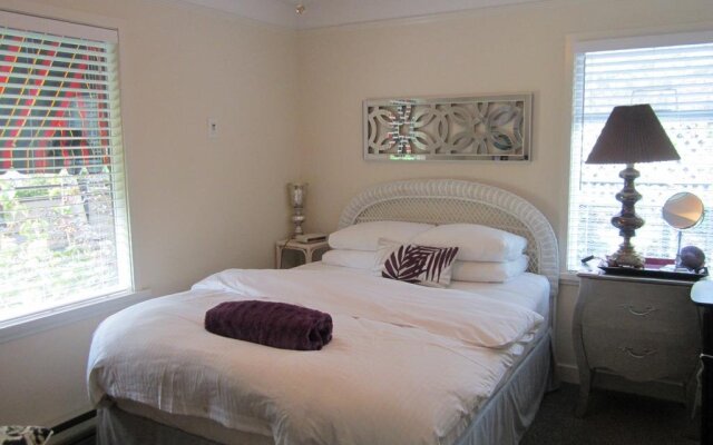 Heathergate Cottage and Suites