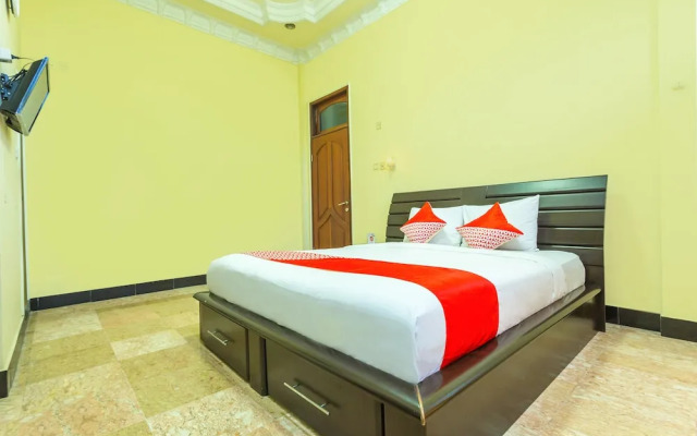 Senaz Residence by OYO Rooms