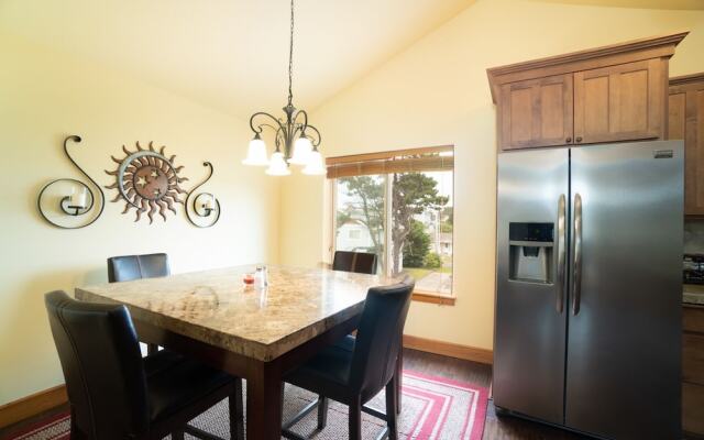 The White Turtle - 2 Br Townhouse