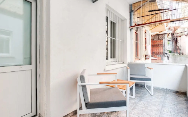Cozy Flat With Balcony 5 min to Galata Tower
