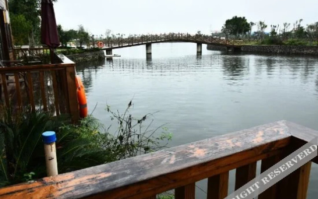 Yucheng No.9 Leisure Farmhouse