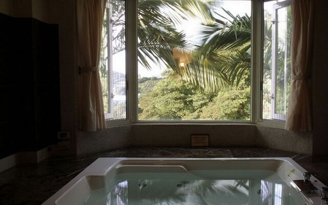 Regale Villa Hotel