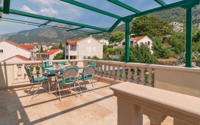 Nice Apartment in Bol With 2 Bedrooms and Wifi