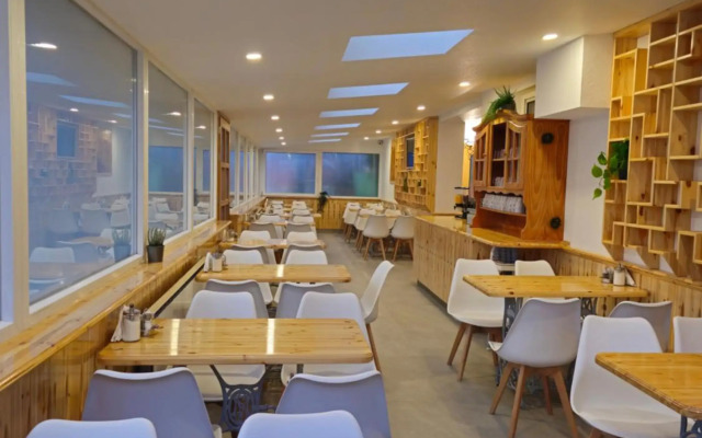 Karin Hotel