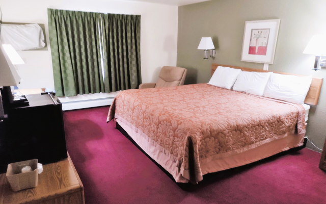 Love Hotels Staples by OYO at HWY 10 MN