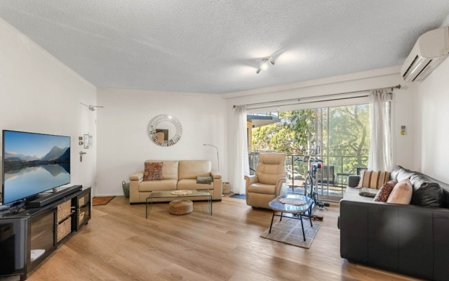 South Cronulla Apt Steps to Surf & Ocean Pools – Guest Rooms – Sydney
