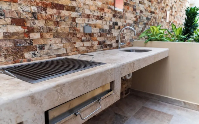 Luxurious Studio Rooftop Pool BBQ Gym