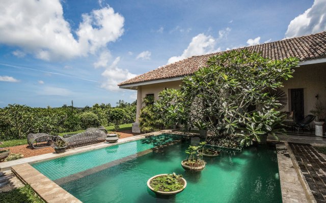 Villa Mayurana By Edwards Collection