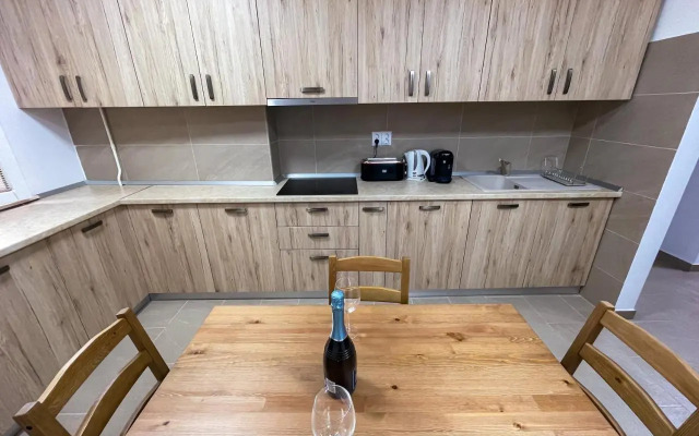 National Arena Mega Mall Elana Apartment