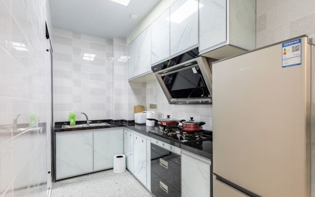 Locals Boutique Apartment Huafa Plaza 24