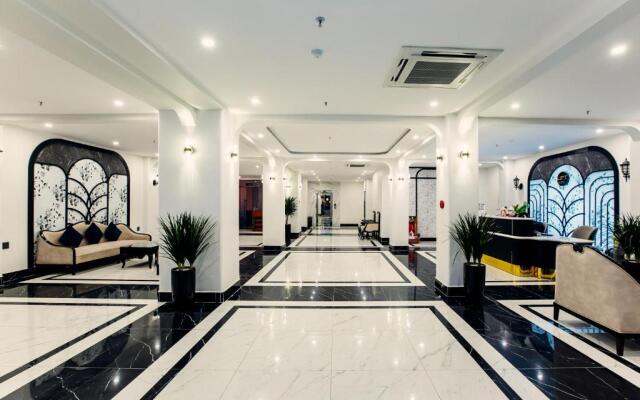Lion 3 Hotel