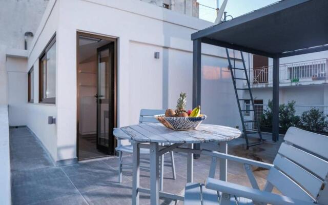Urban Luxury Homm Apt. In Deinokratous Str.