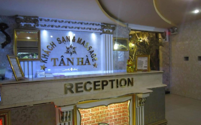 Khch san Tn H