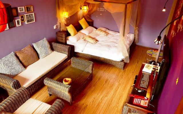 Lijiang Overseas Club