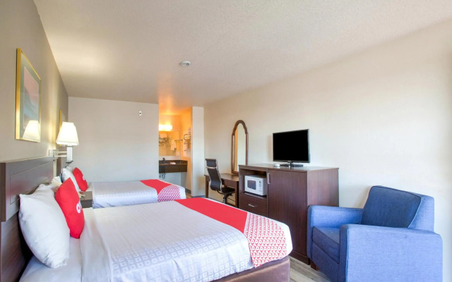 OYO Woodland Hotel and Suites