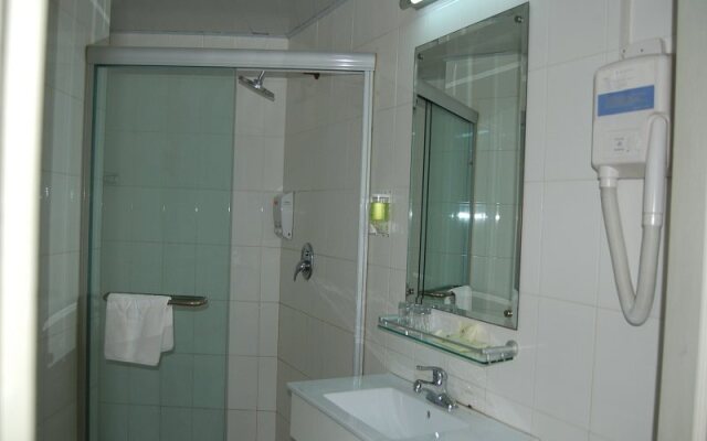 Shanghai Lakeside Holiday Inn