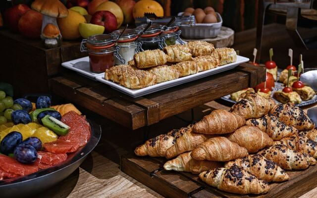 Santiny Hotel & Restaurant