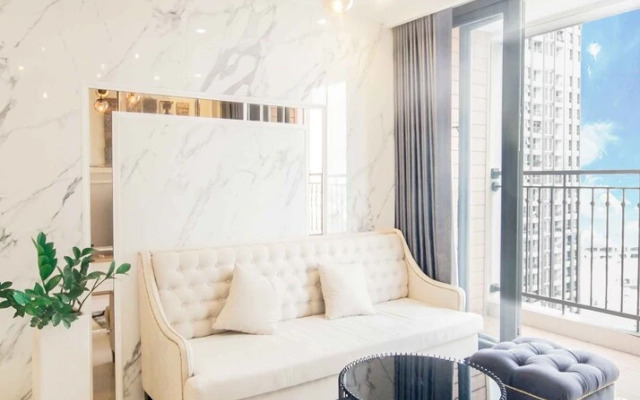 Vinhomes Golden River Luxury Apartment