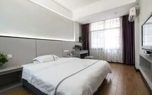 Xintian Haoting Business Hotel