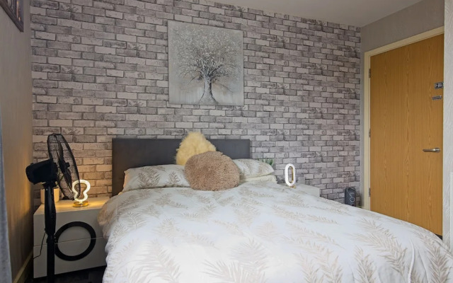 2 Bed Apt - Free Parking - Close to City Centre